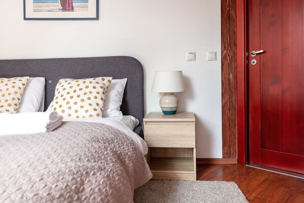 2 habitaciones, tabla de planchar con plancha y wifi gratis