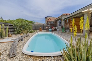 Pool - Quiet, Cozy & Central 2BR1BA w/ Private Pool & BBQ (Noord)