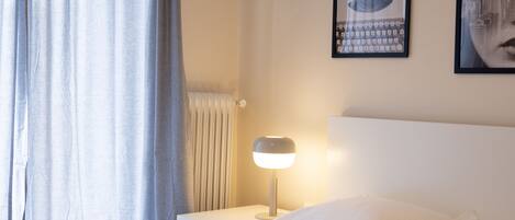 1 chambre, fer et planche à repasser, Wi-Fi gratuit, draps fournis