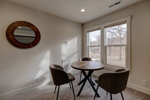 Dining - Cozy, upstairs, fully remodeled 1-bedroom apartment. With AC and WiFi  (Sheridan)