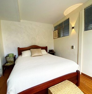 Deluxe Room | Desk, laptop workspace, free WiFi
