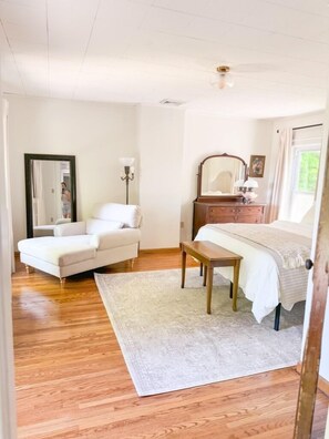 5 bedrooms, iron/ironing board, free WiFi, bed sheets