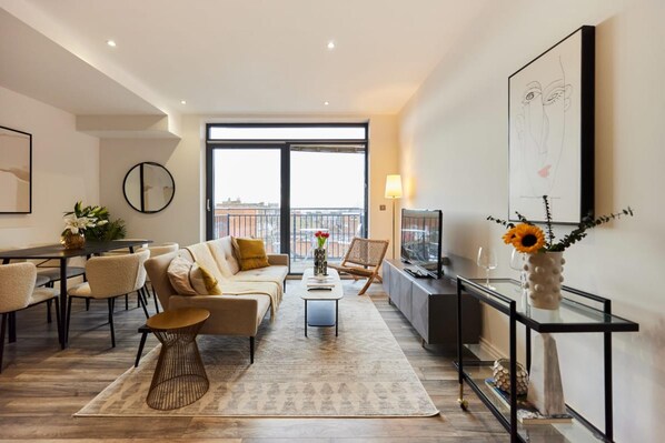 Apartment | 3 bedrooms - The Harlesden Escape - Spacious 3bdr Flat With Balcony (London)