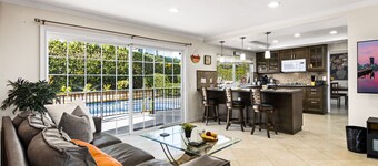 Near Disneyland: Splash-tastic Family Vacation!