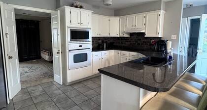 Phenomenal 4 Bedroom Home - The Ultimate Retreat.