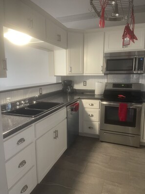 Private kitchen - 1921 Champlin Gas Station (Hennessey)