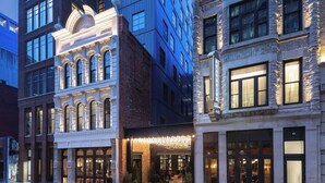 Exterior - 1-Bedroom Suite at a 4⭐️ Hotel (Nashville)
