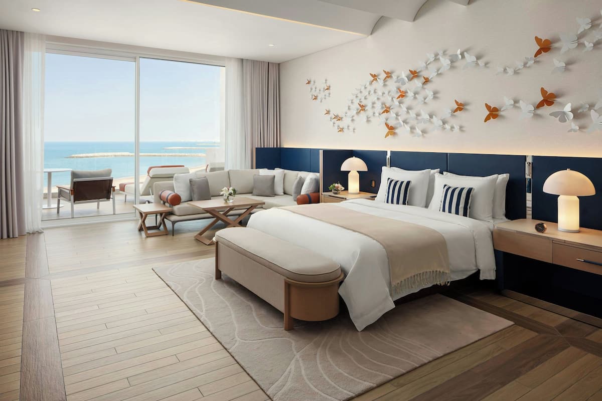 套房, 1 張特大雙人床, 露台, 海景 (Pearl Suite) | 迷你吧、房內夾萬、書桌、手提電腦工作空間