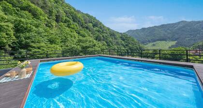 Gapyeong Poin Poolvilla Pension