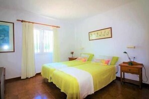 1 bedroom, iron/ironing board, travel crib, WiFi - Sa Calma Beach House (Costa Teguise)