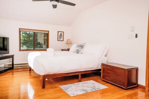 4 soverom, strykejern/-brett, wi-fi og sengetøy