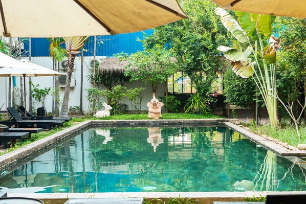 15 outdoor pools