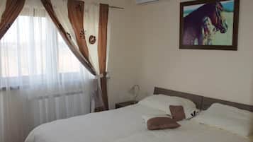 Standard Room, City View | 1 bedroom, desk, laptop workspace, free WiFi