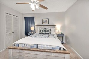 2 makuuhuonetta, silitysrauta/-lauta, ilmainen Wi-Fi, vuodevaatteet