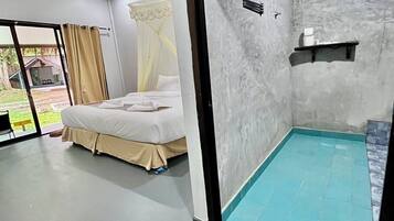 Superior Cottage, Beach View | Bathroom | Shower, free toiletries, towels, soap