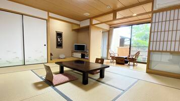 Japanese-style Room | Free WiFi