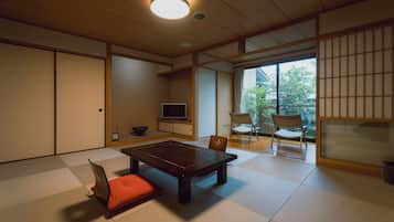 Japanese-style Room | Free WiFi