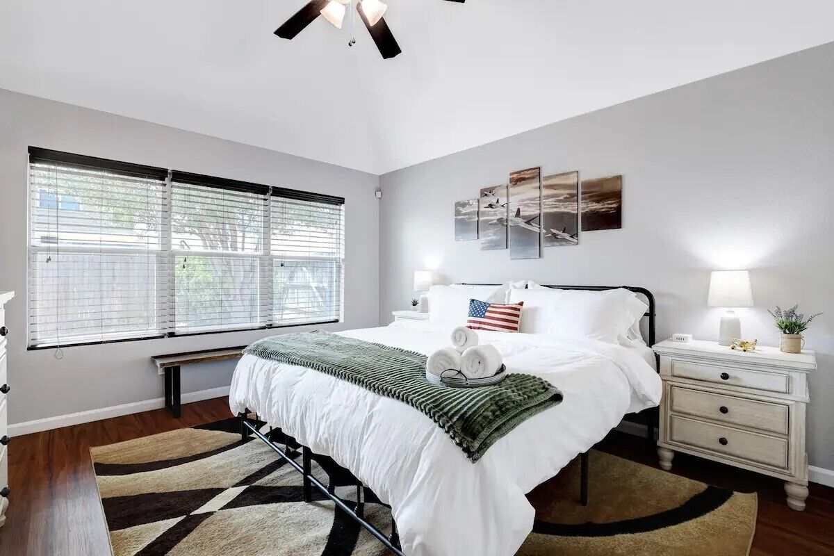 3 soverom, strykejern/-brett, wi-fi og sengetøy