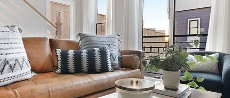 Smart TV, videojuegos, mesa de ping pong, libros