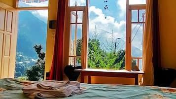 Executive Double Room | Desk, free WiFi
