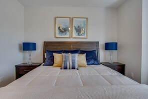 1 bedroom, desk, iron/ironing board, WiFi