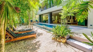 Outdoor pool - Aldea Zama Villa with Private Pool, Art & Spa (Tulum)