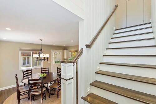 Walk to Lake | Dreamy 3bed 3bath Home | Sleeps 7