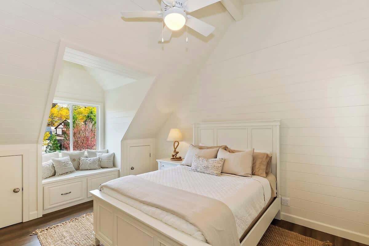 3 slaapkamers, een bureau, een strijkplank/strijkijzer, wifi