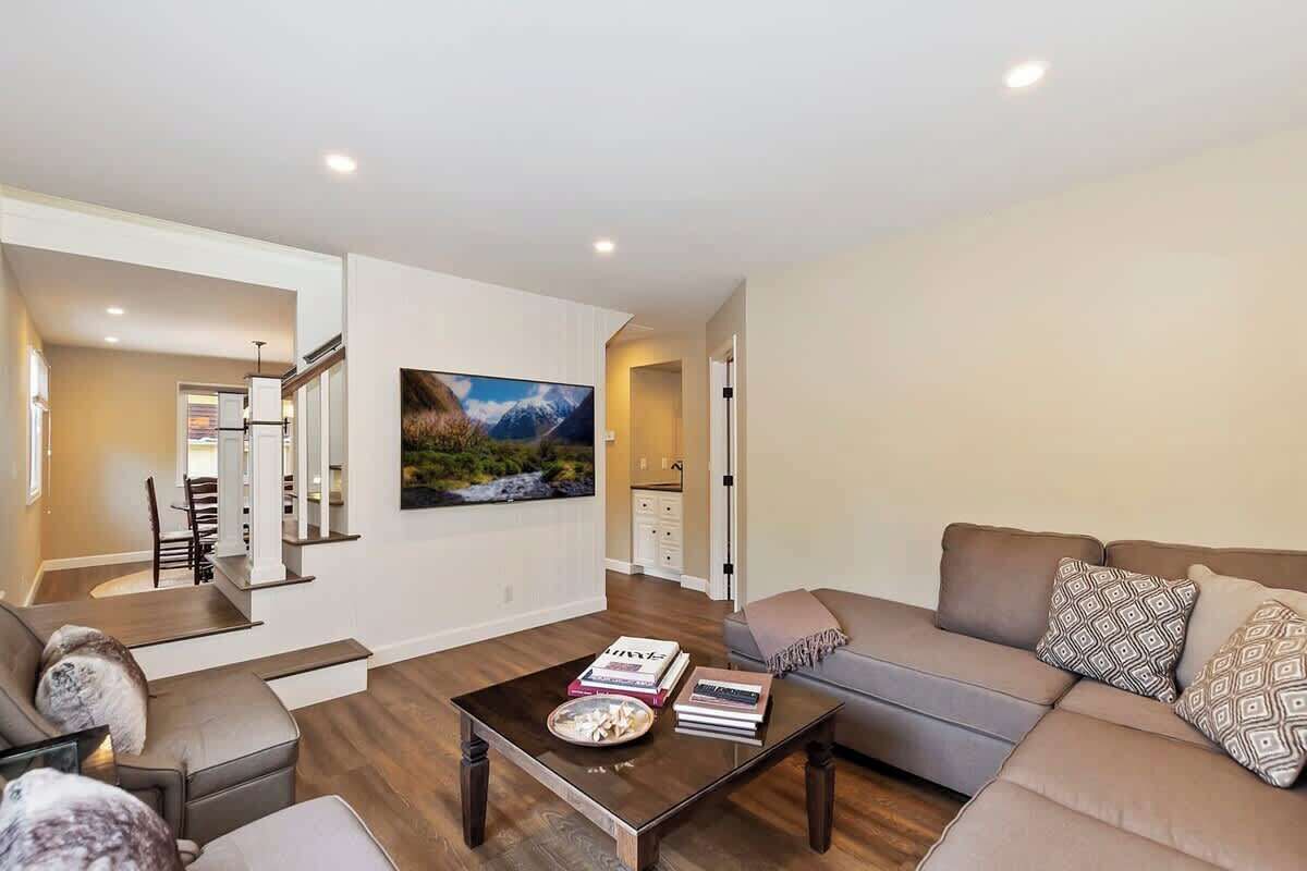 Televisión y oficina 