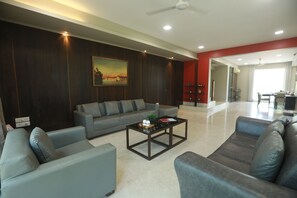 TV - Baya Resorts & Homes (Khalapur)