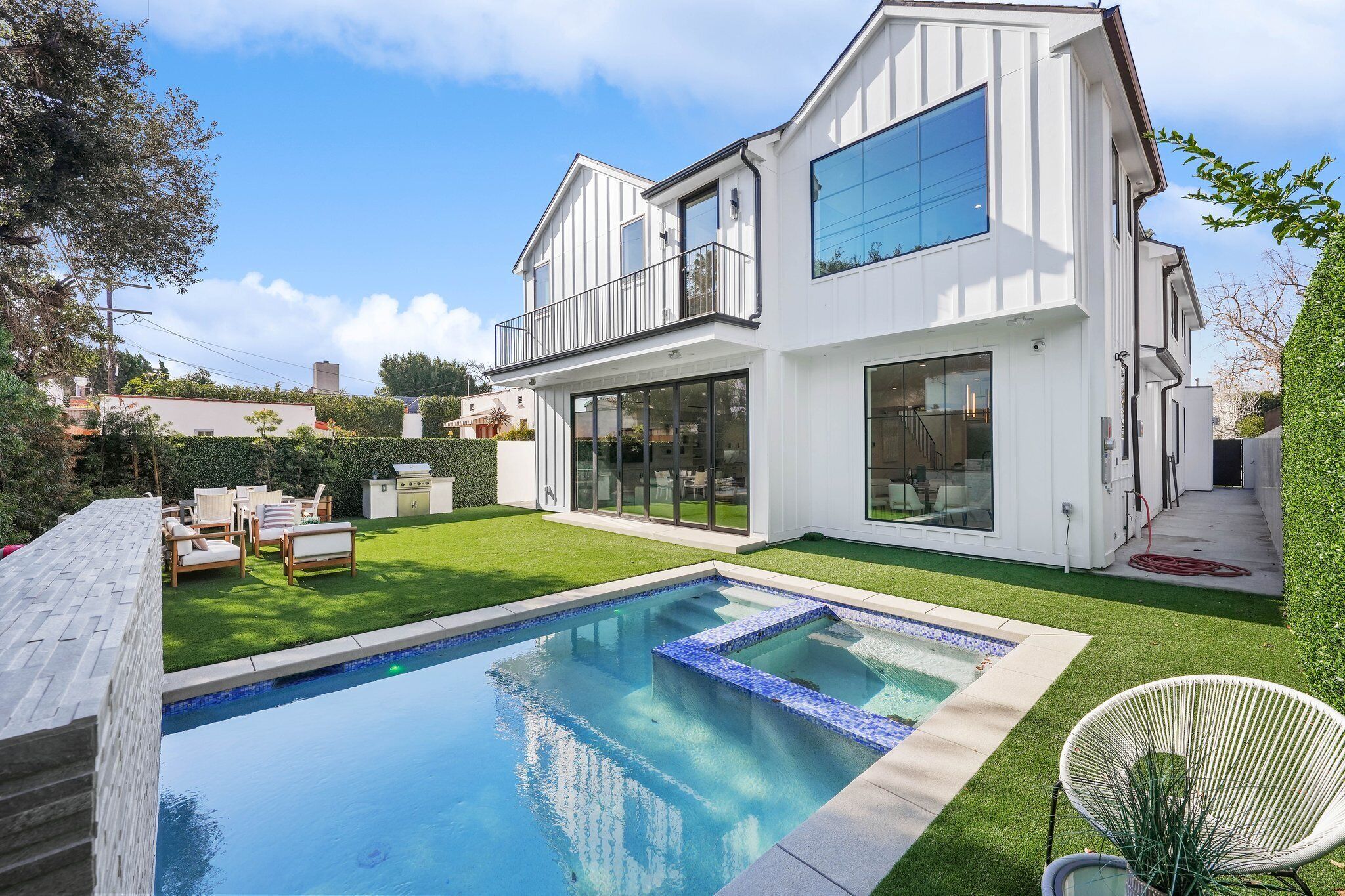 MODERN VILLA IN THE BEST LOCATION K