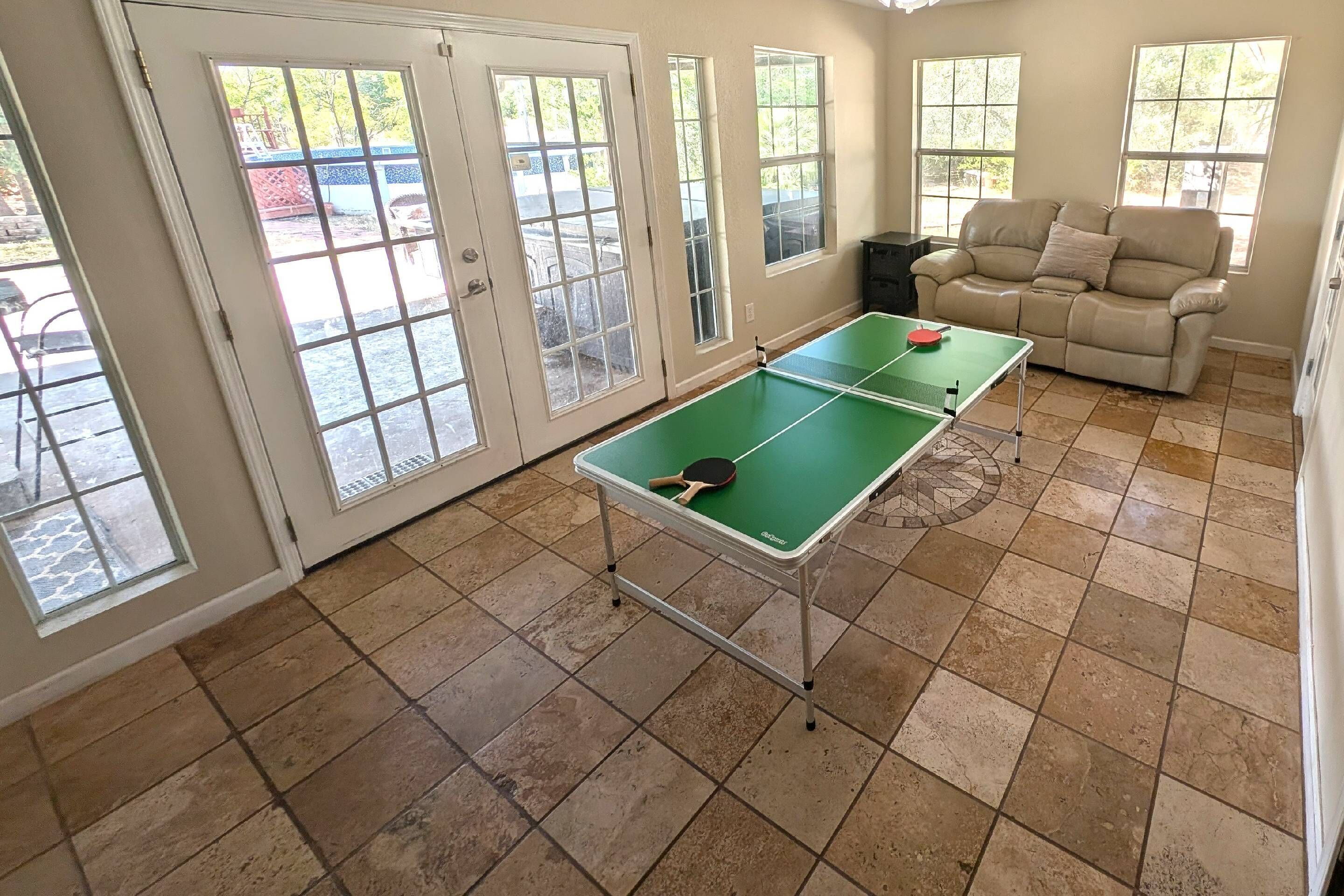 Secluded Country Home On 15 Acres. Pool, Bbq, Hot Tub And Ping Pong. Close To Cota. Rv Parking - Cedar Creek, TX