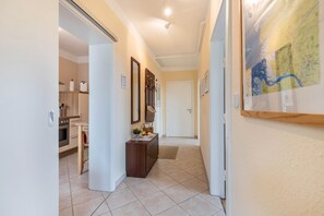 Interior - Apartment 'Alte Schule Pahlkrug' with Private Terrace, Private Garden and Wi-Fi (Linden)