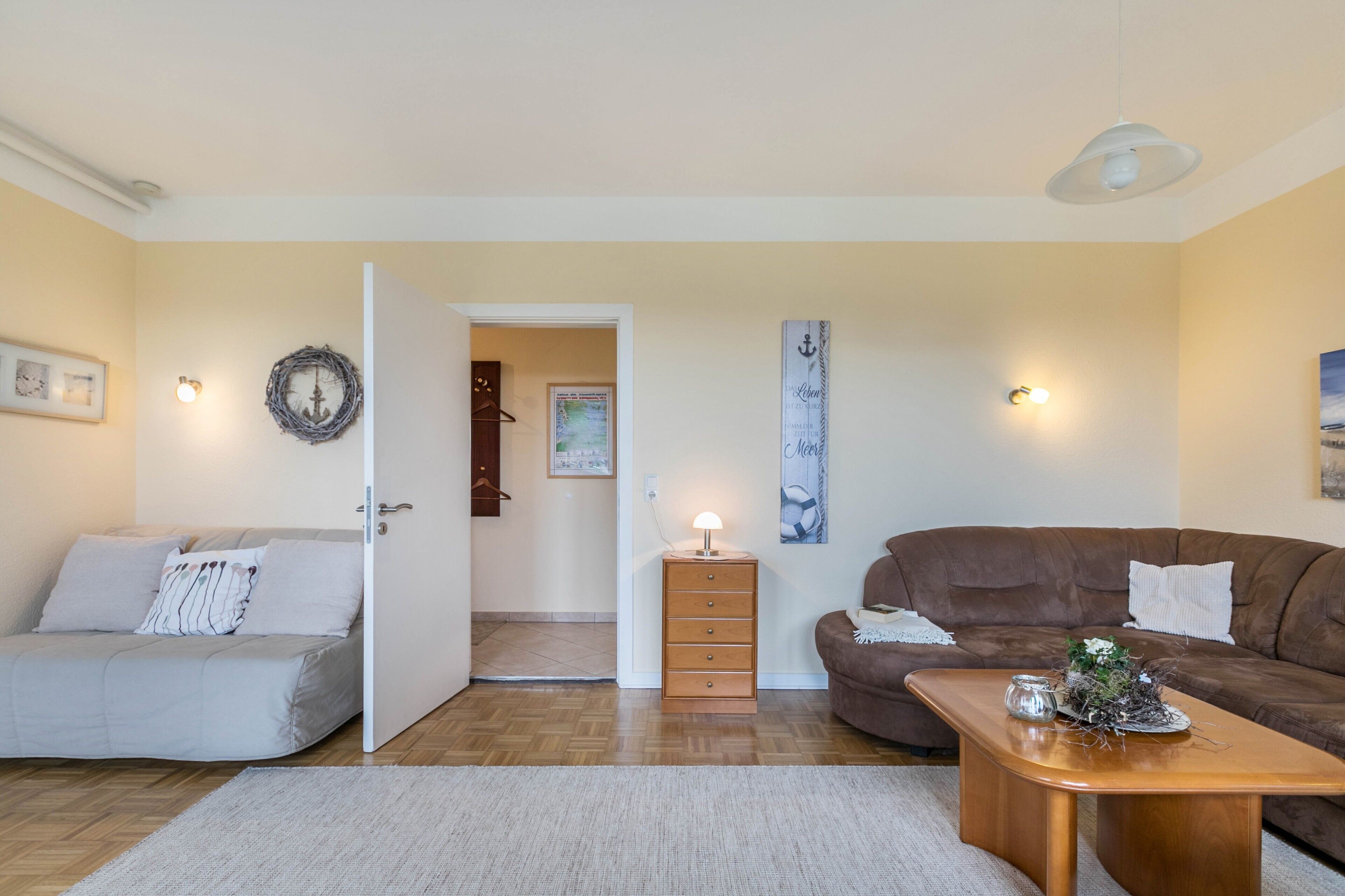 Fernseher, DVD-Player, Stereoanlage