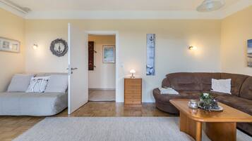 Fernseher, DVD-Player, Stereoanlage