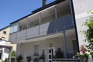 Exterior - Bodensee Apartment Gresser vacation rental with large balcony and Wi-Fi (Meckenbeuren)