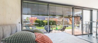 Luxury Studio Apartment with Shared Pool, Wi-Fi and Air Conditioning