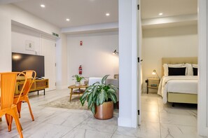 2 chambres, fer et planche à repasser, accès au Wi-Fi (inclus)