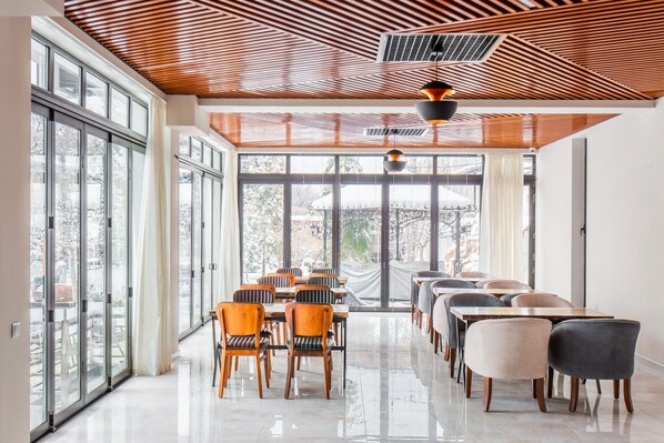 Desayuno buffet incluido todos los días