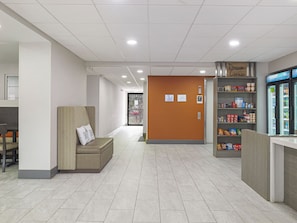 Lobby - MainStay Suites Chambersburg (Chambersburg)