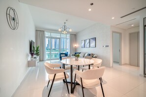 Dining - Beach Access & Serene Balcony in Emaar Beachfront (Dubai)