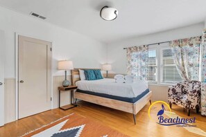 3 bedrooms, desk, iron/ironing board, WiFi