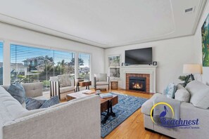 TV, fireplace, offices