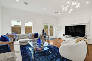 TV, fireplace, offices