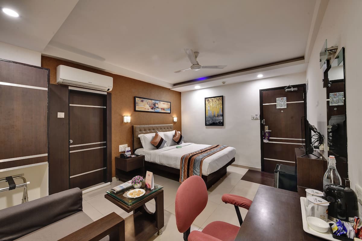 Chăn bông, nệm Select Comfort, minibar, két bảo mật tại phòng