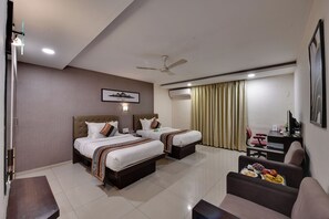 Down comforters, Select Comfort beds, minibar, in-room safe - Click Hotel Yuvraj (Surat)