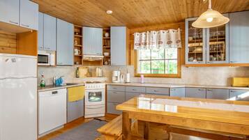 Réfrigérateur, micro-ondes, lave-vaisselle