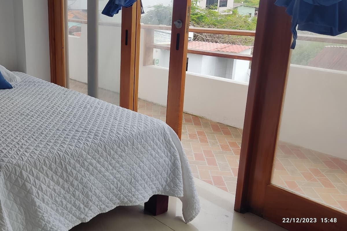 Phòng đơn Tiêu chuẩn | Trang trí khác biệt, trang bị nội thất với thiết kế riêng biệt, bàn