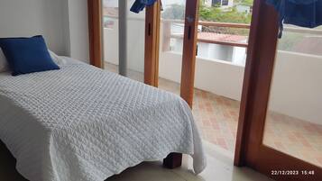 Standard Single Room | Desk, free WiFi, individually decorated, individually furnished
