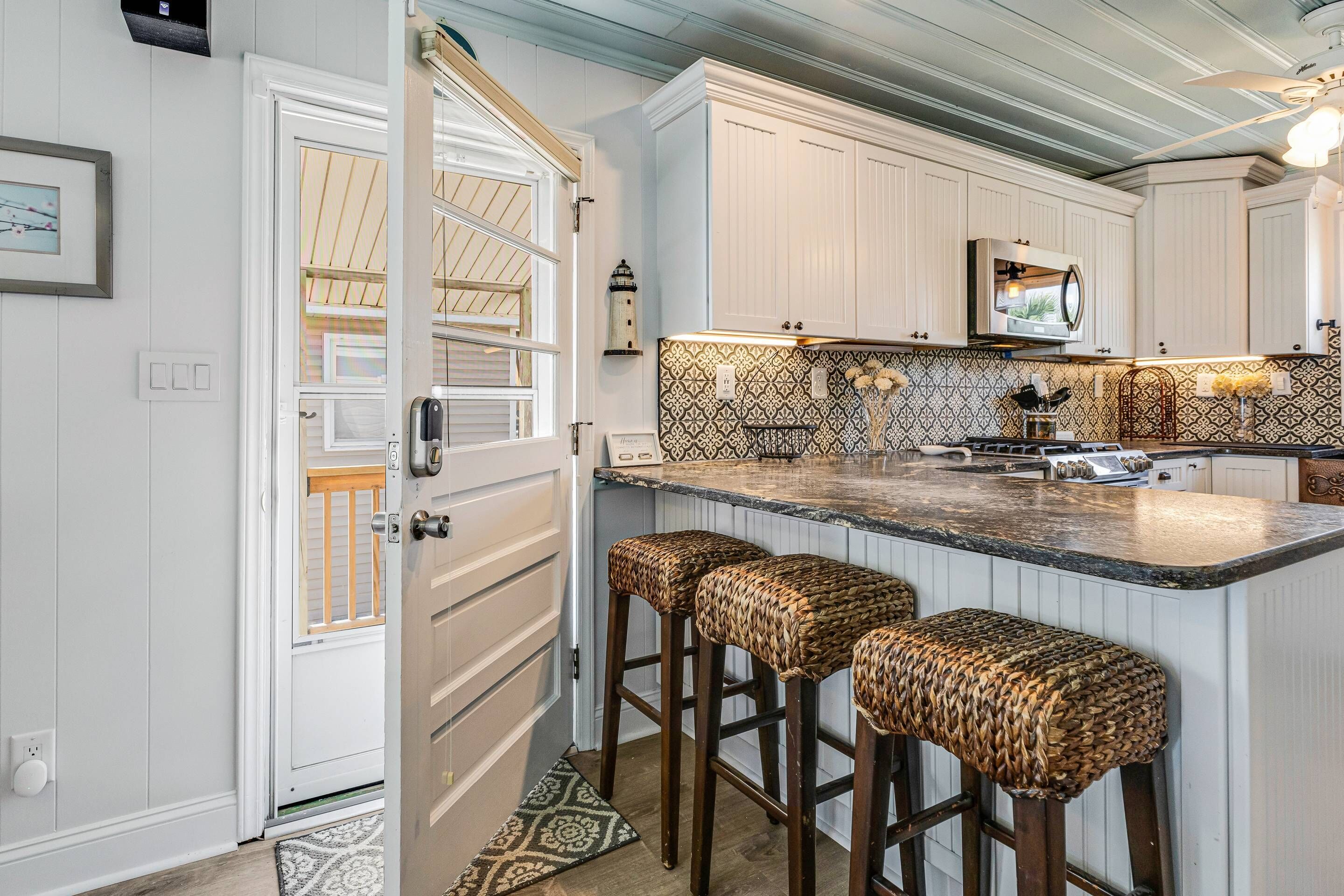 Kühlschrank, Mikrowelle, Herdplatte, Geschirrspüler